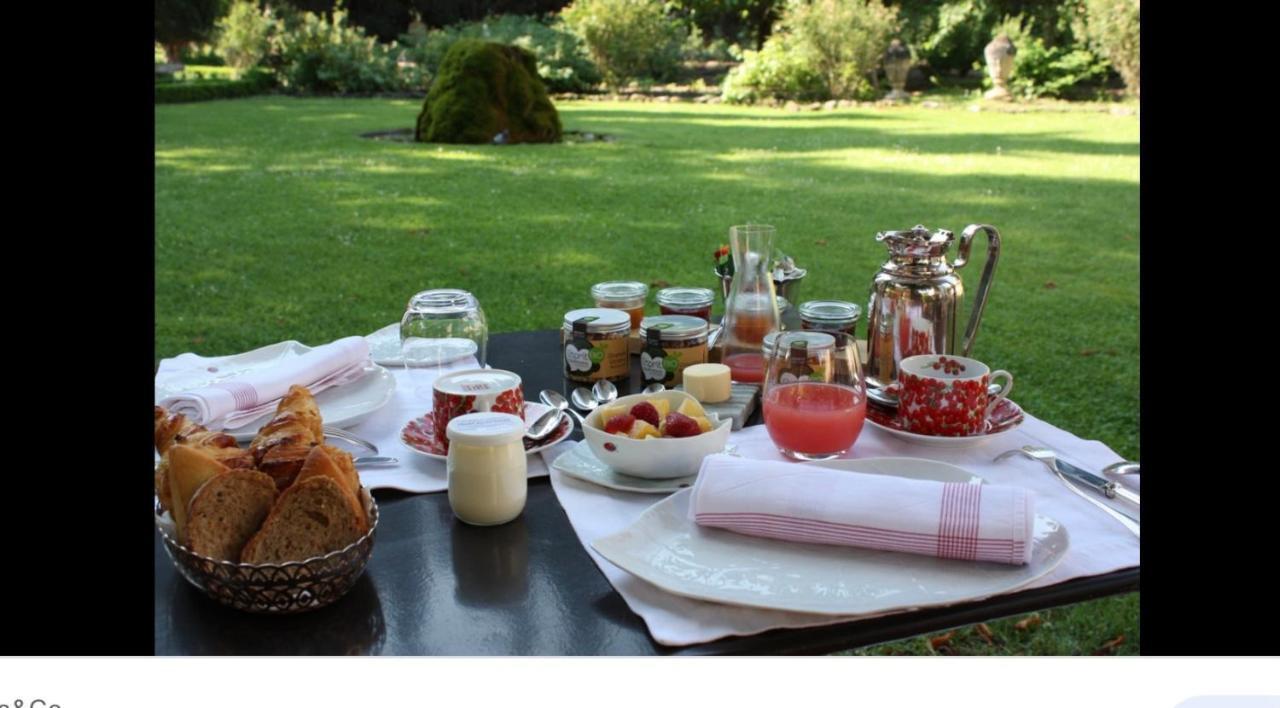 Domaine De La Provencale Bed and Breakfast Saint-Didier-de-la-Tour Eksteriør billede